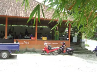 Archive photo: Typical warung babi guling at main road Gilimanuk - Denpasar near Tabanan 2009.