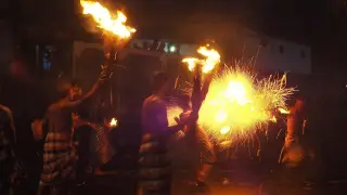 Archive photo: Meamuk-amukan Api tradisi Desa Padang Bulia, Buleleng Bali yang selalu dilaksanakan sehari sebelum Nyepi.