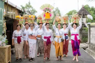 Songan holds closing stage of decade-long temple ceremony
