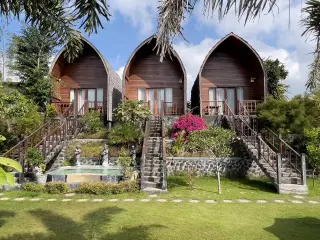 Archive photo: Lake Batur Cottages, Songan A, Kintamabi, Bali, Indonesia.