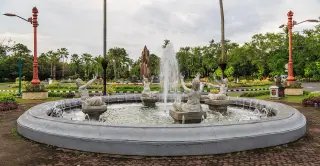 Archive photo: Nusa Dua, Bali, Indonesia: Fountain at the northern gate's roundabout.