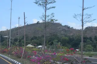 Archive photo: Streets of Lombok Island.