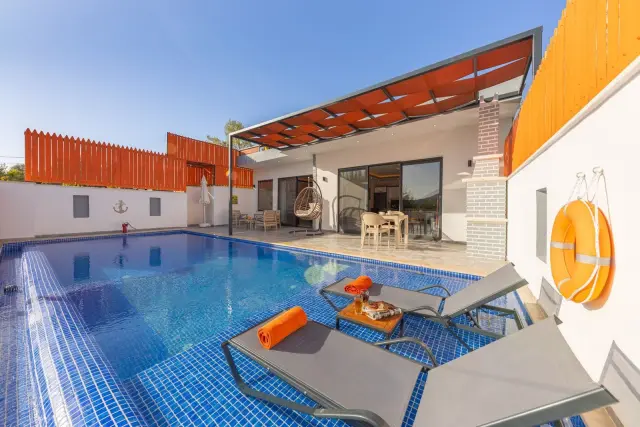 Bali governor downplays hotel and villa sell-off, orders tighter listing checks
