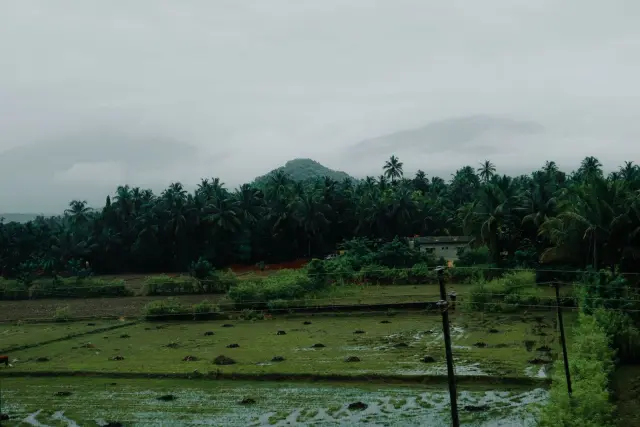 Bali expects delayed rains as flood and landslide risks persist