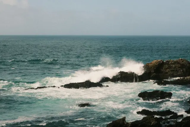 Bali weather stays clear as southern waves reach 3,0 metres