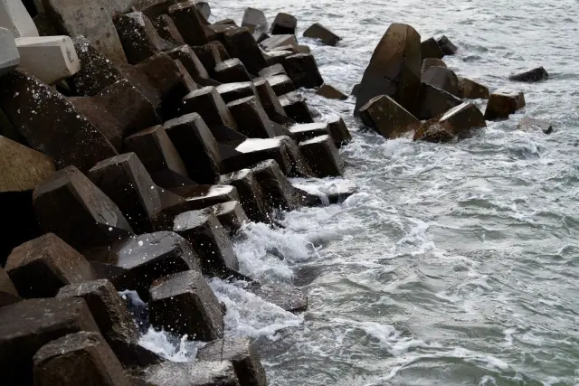Erosion complicates space planning for proposed Ngurah Rai–Canggu tram