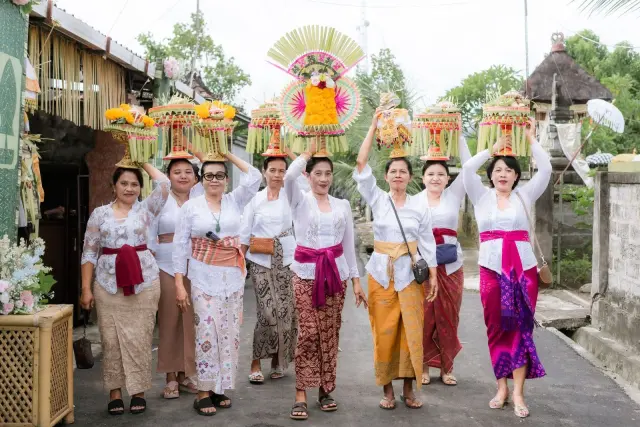 Songan holds closing stage of decade-long temple ceremony