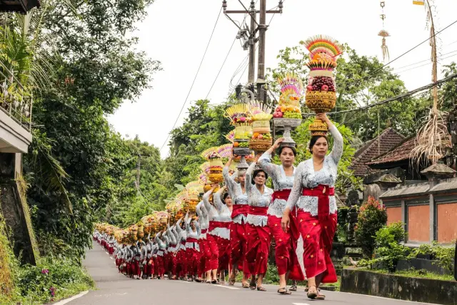 Songan procession travels to temples in Klungkung and Karangasem