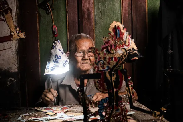 Bali government schedules Tumpek Wayang ceremony at Sukawati temple